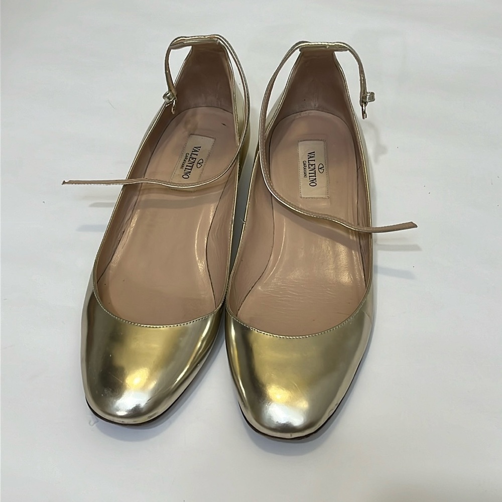 Valentino Garavani Tango Patent Leather Gold Pumps EU 38 1/2